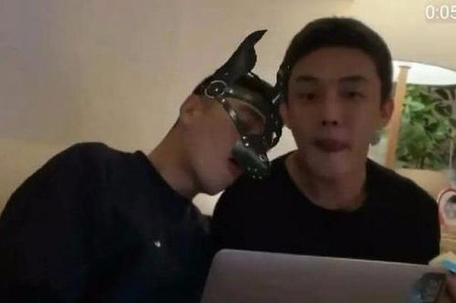 Profile 'bạn trai tin đồn' của Yoo Ah In: Tốt nghiệp trường danh giá, gương mặt điển trai