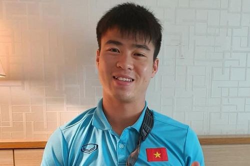 Chia tay AFF Cup 2020 vì va chạm với cầu thủ đánh Đình Trọng, Duy Mạnh nhắn lời cảm động