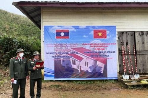 Biên giới - biển đảo Biên giới - biển đảo Khởi công xây dựng trụ sở làm việc thứ hai cho Công an nước bạn Lào