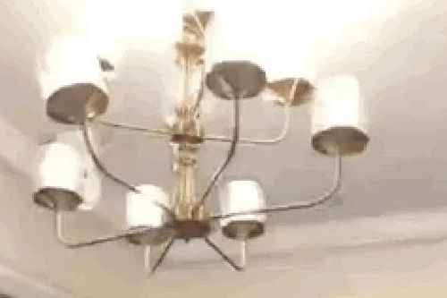 NÓNG: Nhiều nhà cao tầng ở Hà Nội bất ngờ rung lắc mạnh do dư chấn động đất