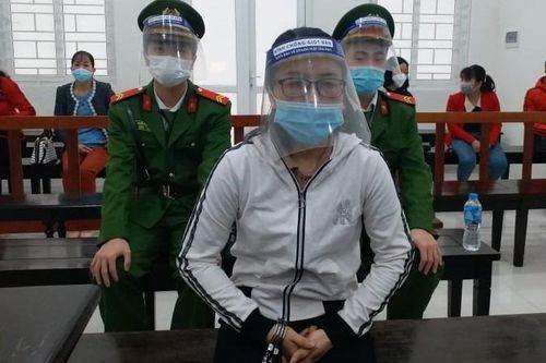 Người đàn bà lừa tiền của hàng chục người ở quê chồng 'hờ'