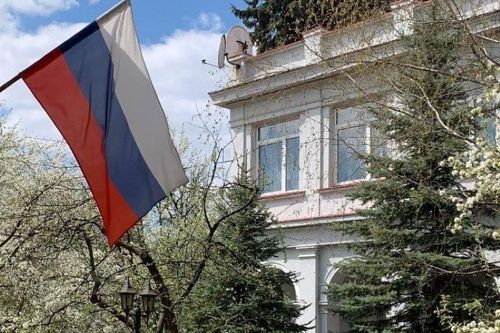 Lãnh sự quán Nga tại Ukraine bị ném bom xăng