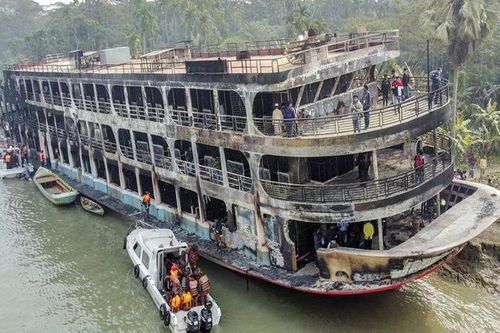 Cháy phà tại Bangladesh, ít nhất 38 người chết