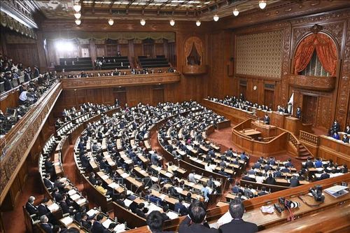 Nhật Bản thông qua dự thảo ngân sách cao kỷ lục