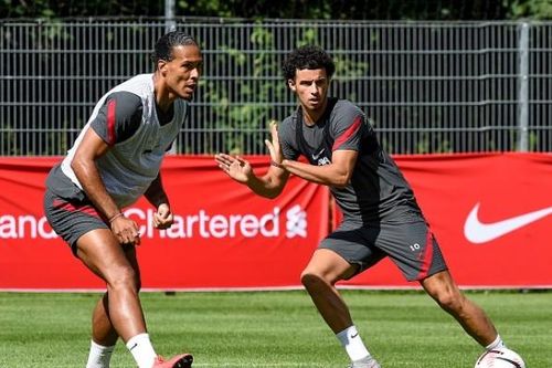 Trụ cột của Liverpool đồng loạt tái xuất sau thời gian điều trị COVID-19