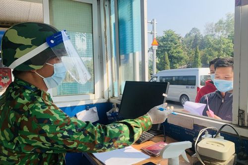 Lo ngại nhiễm COVID-19 từ lái xe đường dài