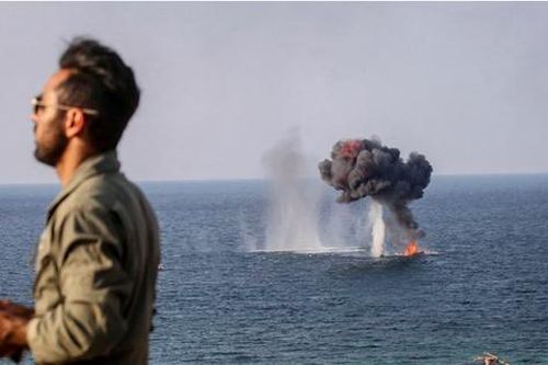 Iran tập phóng tên lửa vào nhà máy hạt nhân của Israel