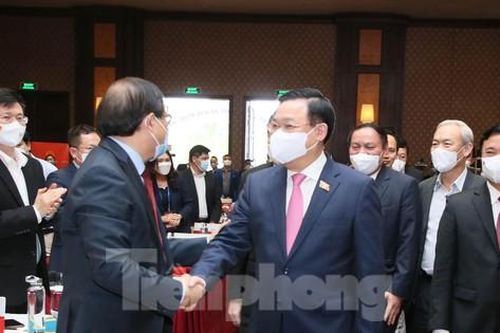 Chủ tịch Quốc hội Vương Đình Huệ dự phiên toàn thể Hội thảo Du lịch 2021