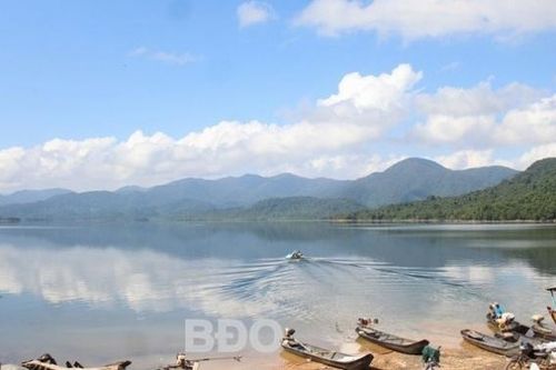 Cảnh giới khoáng đạt hồ Núi Một