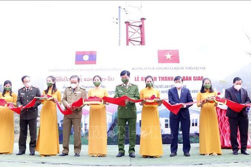 Bộ Công an Việt Nam bàn giao trụ sở công an bản đầu tiên cho Bộ Công an Lào