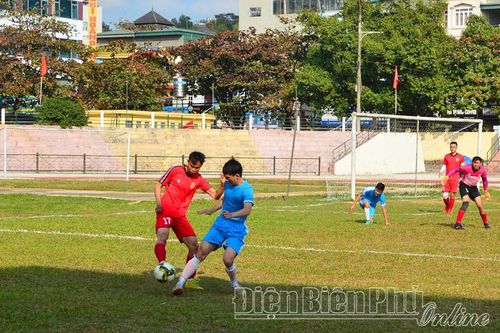 Khởi tranh môn bóng đá trước Đại hội TDTT tỉnh lần thứ XI
