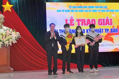 Bảo Lộc: Trao 20 giải sáng tạo khoa học – kỹ thuật năm 2021