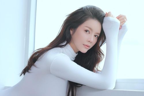 Diễn viên Lý Nhã Kỳ tiết lộ lý do 'bỏ lơ' chuyện hẹn hò