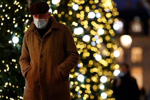 Nhiều nước châu Âu nếm trải mùa Giáng sinh kém vui
