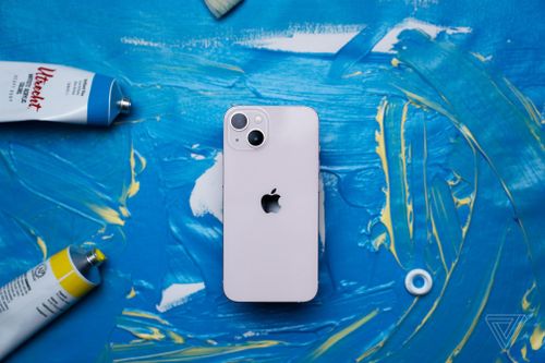 Apple sẽ loại bỏ khe SIM trên iPhone?
