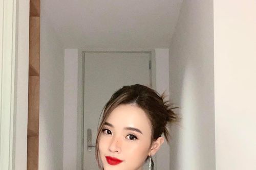 Khoe vòng eo 54cm, 'ngọc nữ' Midu gây choáng hơn với số cân nặng