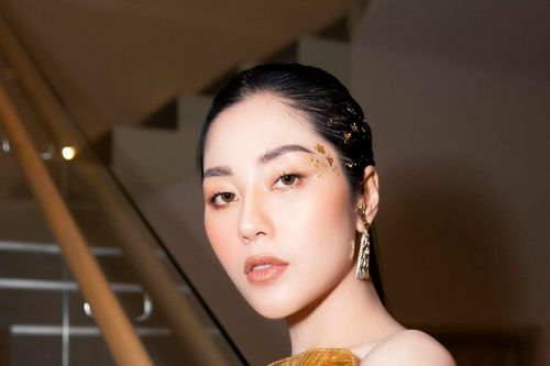 Hoa hậu Tô Diệp Hà đeo nhẫn kim cương 8 tỷ đồng dự sự kiện