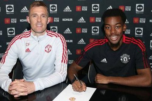 Man United 'trói chân' sao trẻ Elanga tới năm 2026