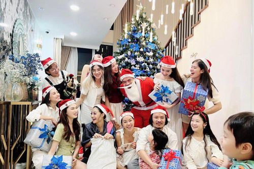 'Bà trùm' hoa hậu tổ chức tiệc: Dàn 'gà cưng' để mặt mộc tham dự suýt không nhận ra