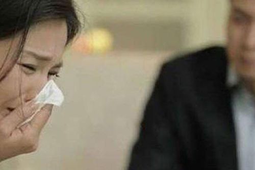 Chuyên gia chia sẻ 3 bước đơn giản để vượt qua nỗi đau ly hôn