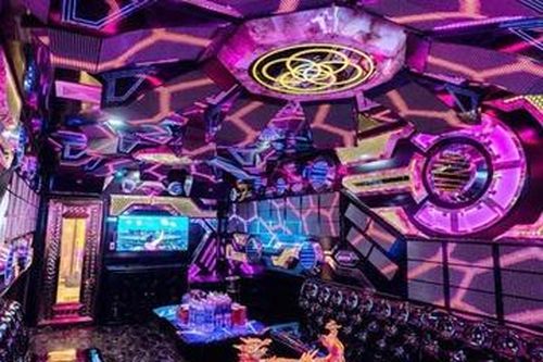 Đề xuất mở lại karaoke, vũ trường ở TP.HCM