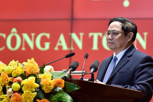 Đẩy mạnh xây dựng lực lượng Công an nhân dân trong sạch, vững mạnh, góp phần giữ vững ổn định chính trị, bảo đảm cuộc sống bình yên cho nhân dân