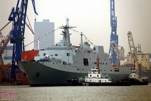 Trung Quốc bất ngờ hạ thủy cùng lúc 3 tàu chiến trong một ngày!