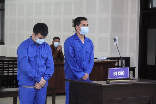 Rủ nhau thuê xe ô tô đem cầm cố lấy tiền tiêu xài