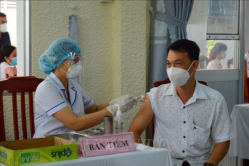 Đồng Tháp: Khuyến cáo người dân tham gia tiêm chủng đầy đủ, đúng lịch