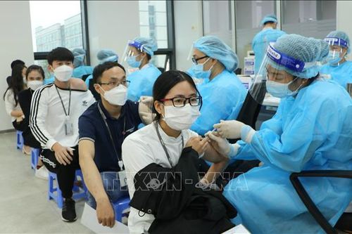 Không lơ là phòng, chống dịch COVID-19, tiêm chủng vaccine thần tốc hơn