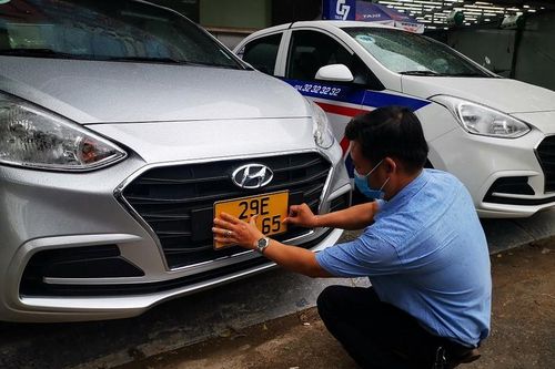 Từ 2022: Phạt nặng xe kinh doanh không đổi biển số màu vàng, không lắp camera giám sát