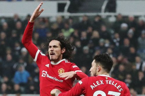 Ngày Cavani làm lu mờ Ronaldo