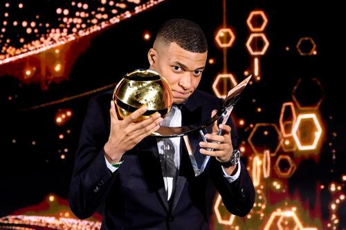 Vượt Ronaldo và Messi, Mbappe thắng giải Globe Soccer Awards 2021