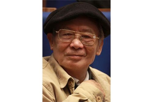 Nhà thơ Trúc Thông: 'Ngọn đèn xanh' sẽ tiếp tục thắp sáng