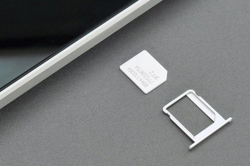 iPhone 15 Pro sẽ không có khe cắm thẻ SIM