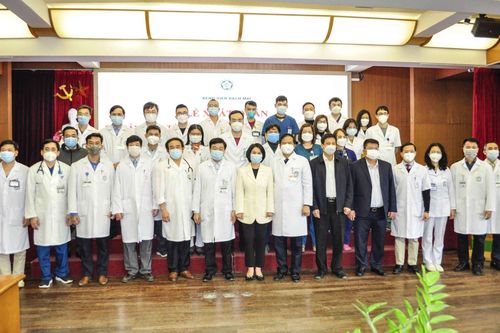 26 cán bộ y tế Bệnh viện Bạch Mai xuống hỗ trợ quận Đống Đa chống dịch