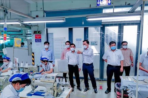 Doanh nghiệp Cần Thơ kiến nghị sớm tiêm vaccine mũi 3 cho công nhân