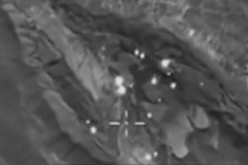 Cận cảnh 2 máy bay Tu-22M3 của Nga dội bom vào quân khủng bố ở Syria
