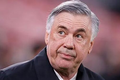 Alves, Eto'o và Ancelotti bị cơ quan thuế Tây Ban Nha 'sờ gáy'