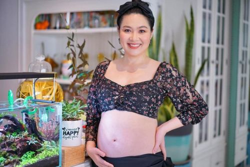 Được khán giả chúc mừng vì tưởng Lê Khánh vừa hạ sinh, nữ diễn viên liền đính chính