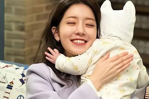 Chồng khởi nghiệp thua lỗ 10 tỷ, vợ ly hôn chồng, 7 năm sau gặp lại, chồng khóc nức nở