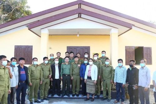 Hoàn thành bàn giao 7/7 trụ sở làm việc cho Công an bản các tỉnh bạn Lào