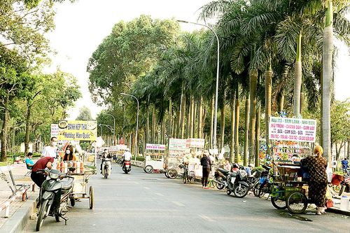 Tái diễn tình trạng lấn chiếm vỉa hè, không gian công cộng