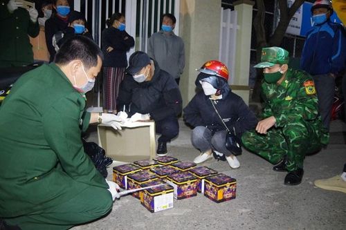 Liên tiếp bắt hai vụ vận chuyển pháo nổ trái phép