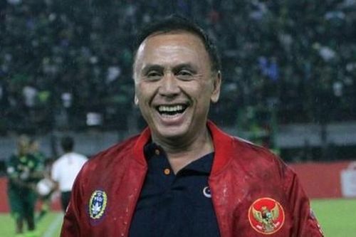 Chủ tịch LĐBĐ Indonesia có hành động gây tranh cãi trước chung kết AFF Cup