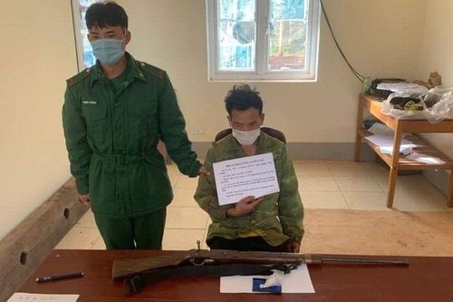 Bắt giữ đối tượng tàng trữ trái phép vũ khí quân dụng và chất ma túy