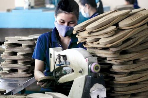 Kinh tế xuống đáy 'chữ U' và nỗi lo lỡ nhịp