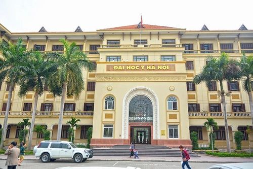 Hiệu trưởng Y Hà Nội bị tố gạ tình nữ sinh, nhà trường lên tiếng