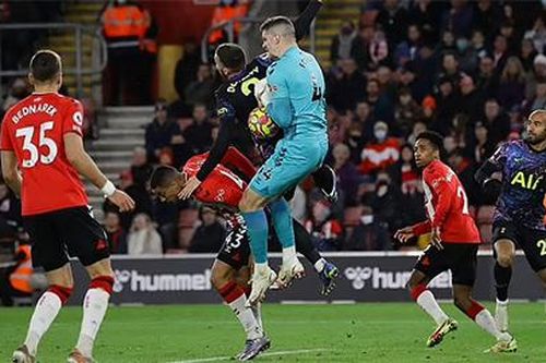 Tottenham bị cướp 2 bàn thắng trước Southampton?