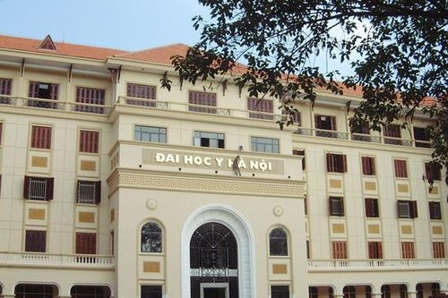 ĐH Y Hà Nội nói gì trước thông tin 1 lãnh đạo của trường bị tố tán tỉnh nữ sinh?